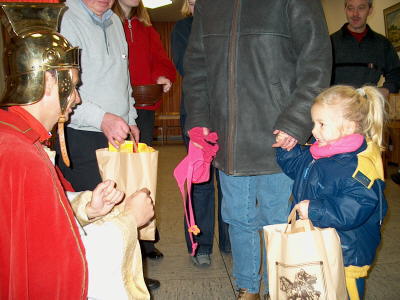 Viele Kinderaugen strahlten St. Martin an
